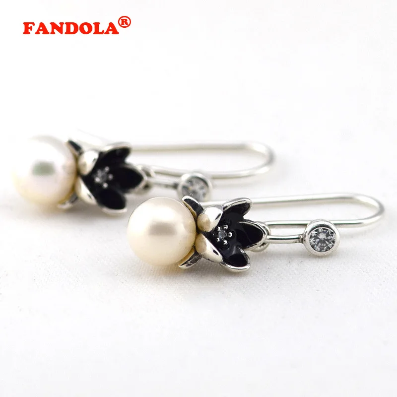 Floral Earring with White Freshwater Cultured Pearls and Clear Cubic Zirconia and Black Enamel 925 Sterling Silver Jewelry
Floral Earring with White Freshwater Cultured Pearls and Clear Cubic Zirconia and Black Enamel 925 Sterling Silver Jewelry