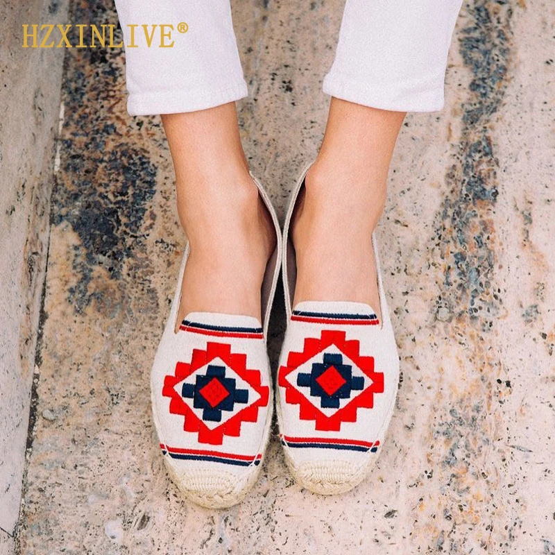 2020 Ethnic Geometry Flower Espadrilles Spring Summer Women Flats Slip on Embroidery Espadrille Shoes Woman Platform Shoes
2020 Ethnic Geometry Flower Espadrilles Spring Summer Women Flats Slip on Embroidery Espadrille Shoes Woman Platform Shoes