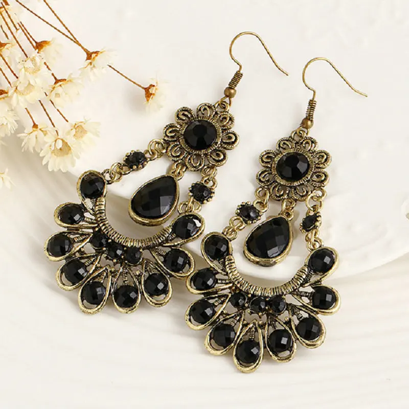 Retro Charm hollow Tassel Flower Earrings Long Big Hanging Fashion Vintage Big Black Water Drop Earrings With Stone For Women
Retro Charm hollow Tassel Flower Earrings Long Big Hanging Fashion Vintage Big Black Water Drop Earrings With Stone For Women