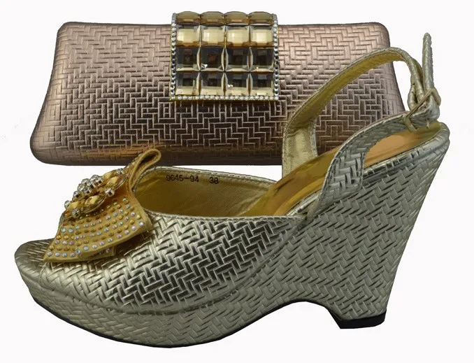 Fashionable african high heel shoes match bag set series gold wholesale lady shoes and bag for dress 1308-L1 
Fashionable african high heel shoes match bag set series gold wholesale lady shoes and bag for dress 1308-L1