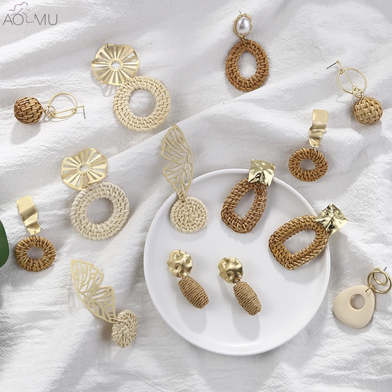 AOMU 2019 Korean Wooden Straw Weave Rattan Geometric Circle Waterdrop Drop Earrings for Women Girl Matte butterfly Beach Jewelry
AOMU 2019 Korean Wooden Straw Weave Rattan Geometric Circle Waterdrop Drop Earrings for Women Girl Matte butterfly Beach Jewelry