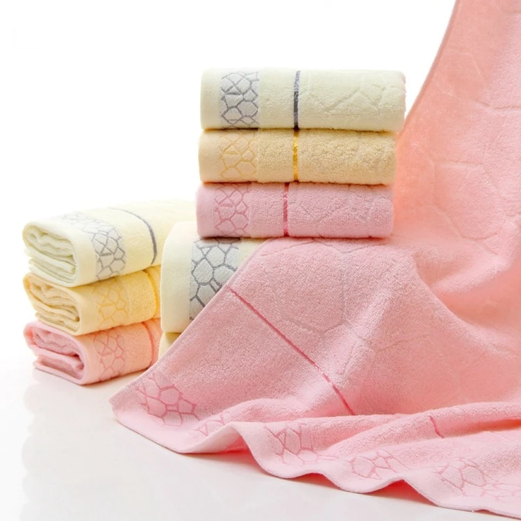 370 GSM 70x140cm Premium Towels Set 5 Pack - Cotton for Hotel & Spa Maximum Softness and Absorbency 5 Bath Towels Pink
370 GSM 70x140cm Premium Towels Set 5 Pack - Cotton for Hotel & Spa Maximum Softness and Absorbency 5 Bath Towels Pink