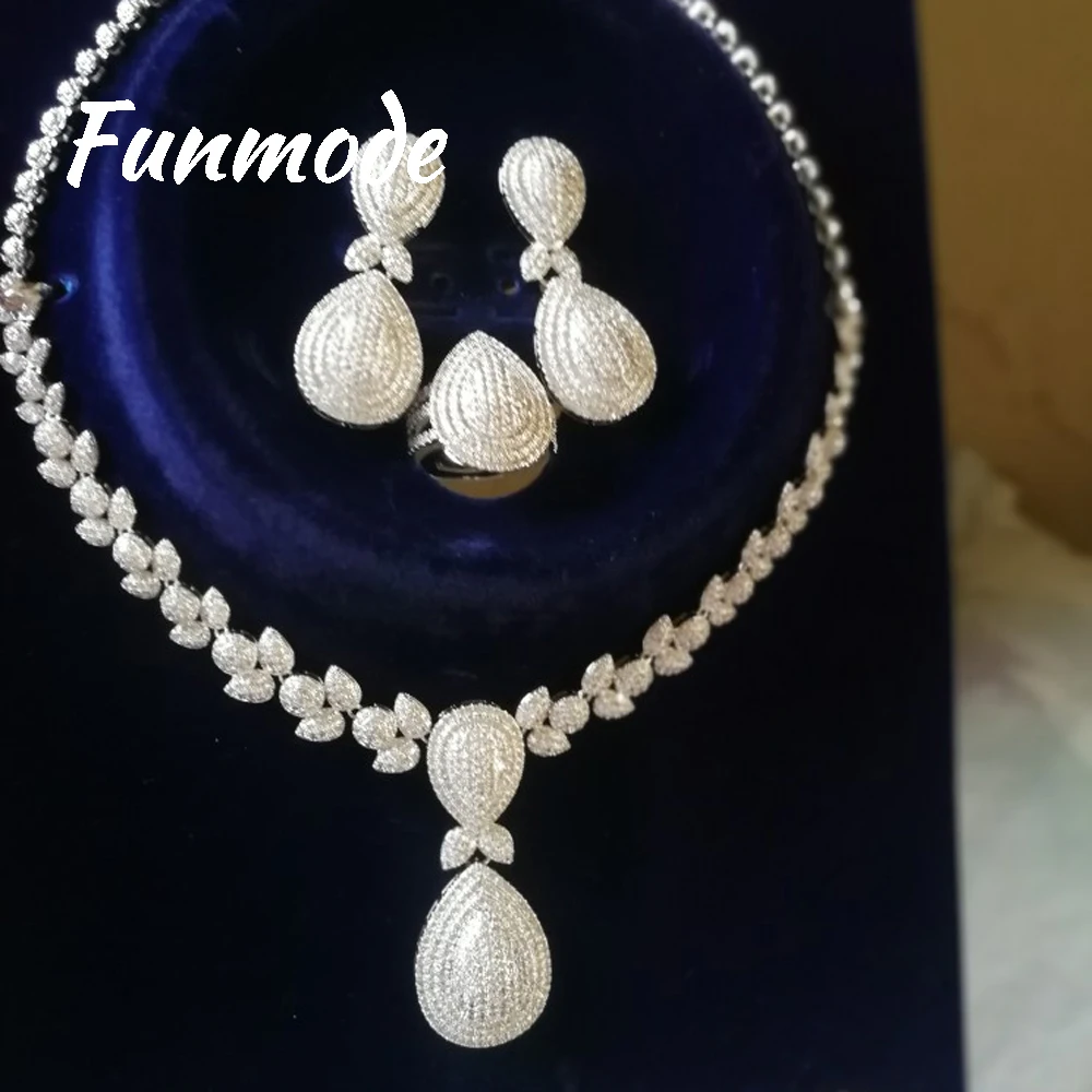 Funmode Luxury Shinning Cubic Zircon 4 Piece Set Jewelry for Women Hot Selling Necklace&bracelet&earrings Jewelry Sets F012K
Funmode Luxury Shinning Cubic Zircon 4 Piece Set Jewelry for Women Hot Selling Necklace&bracelet&earrings Jewelry Sets F012K