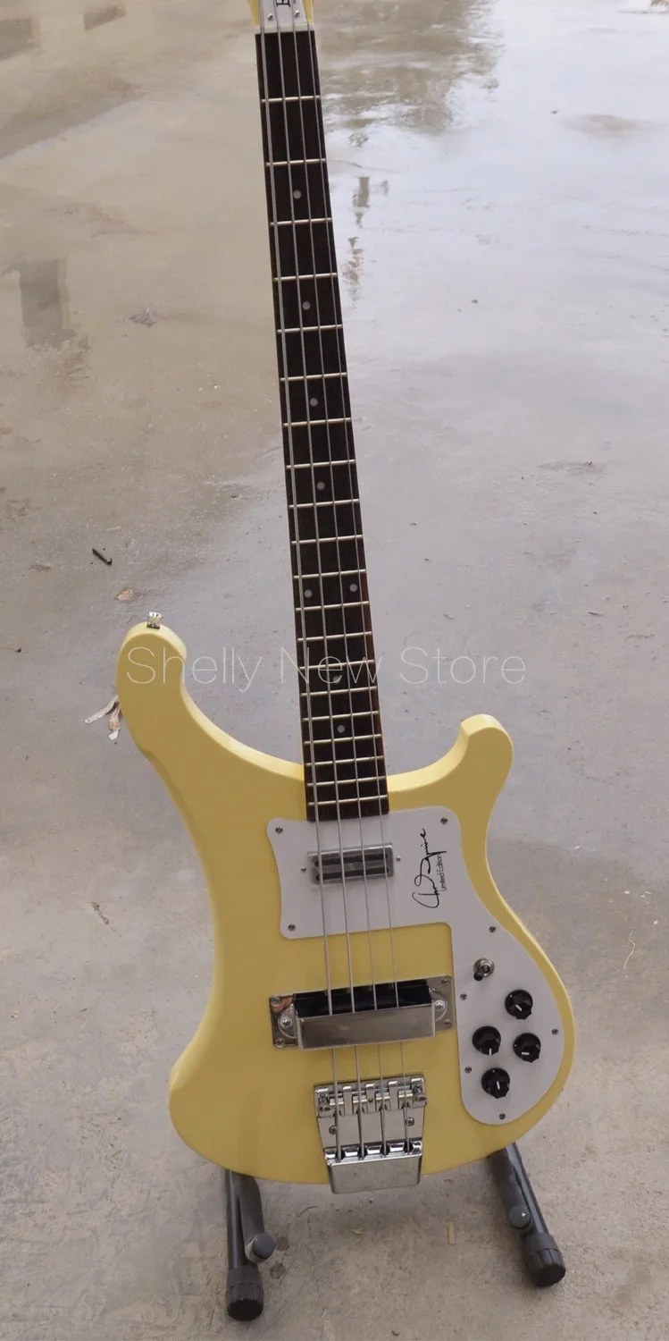 Shelly new store custom cream maple body neck trough RK 4 strings Chris Squire signature 4003 electric bass guitars shop
Shelly new store custom cream maple body neck trough RK 4 strings Chris Squire signature 4003 electric bass guitars shop