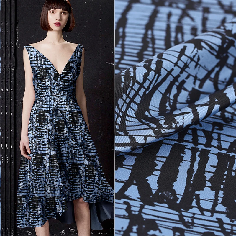 105CM Wide 16MM Black-Blue Print Silk Twill Silk Fabric for Summer Dress Shirt Scarf Cheongsam DE623 
105CM Wide 16MM Black-Blue Print Silk Twill Silk Fabric for Summer Dress Shirt Scarf Cheongsam DE623