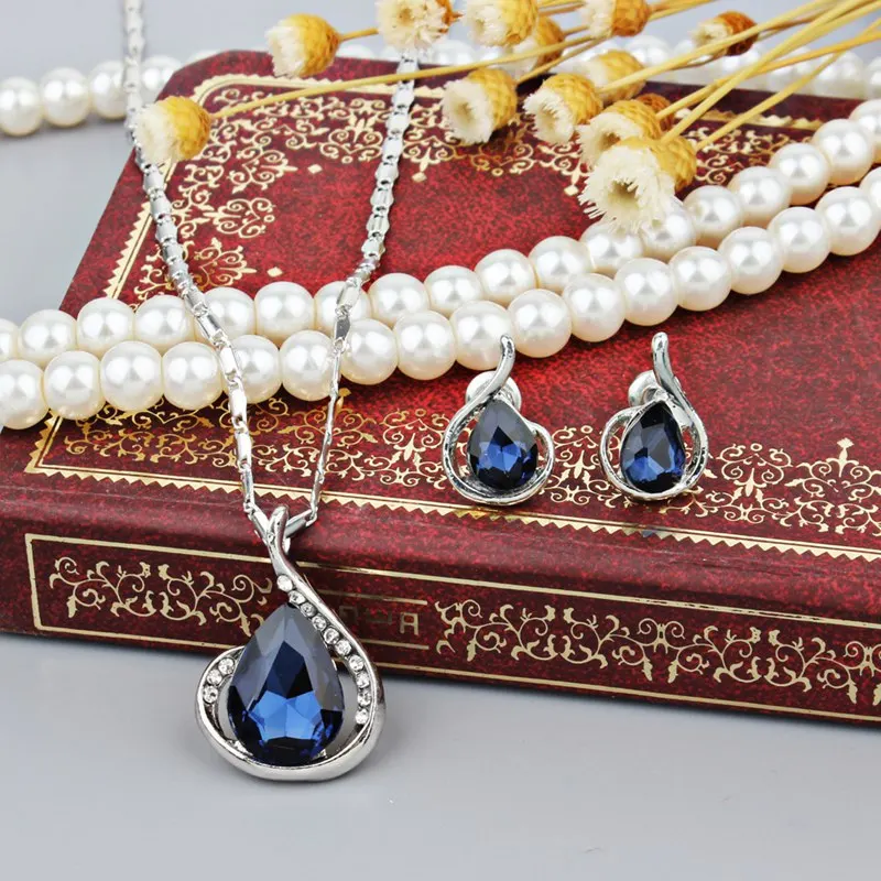 stud earrings necklace with green stones Blue jewelry suit New Fashion for women women love round birthday gifts
stud earrings necklace with green stones Blue jewelry suit New Fashion for women women love round birthday gifts