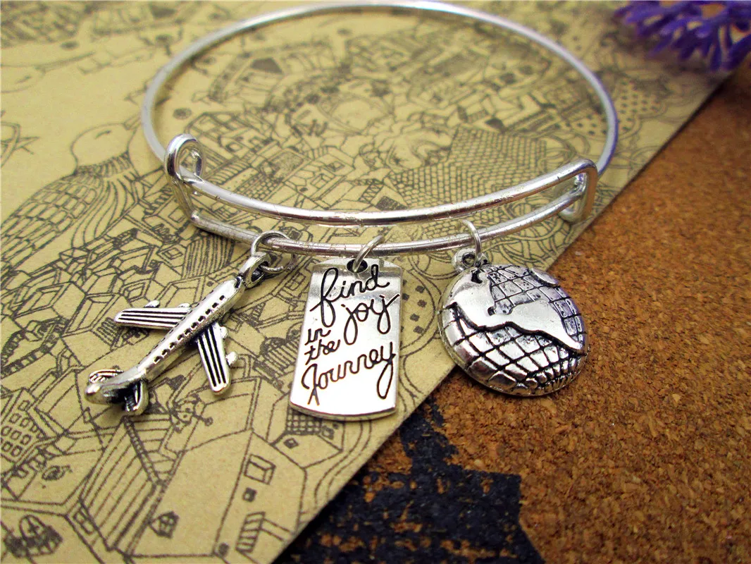 Hot sale diameter 65mm bracelets bangles with Mini Globe earth, Mini Aircraft plane,Traveling the world,enjoy your journey
Hot sale diameter 65mm bracelets bangles with Mini Globe earth, Mini Aircraft plane,Traveling the world,enjoy your journey