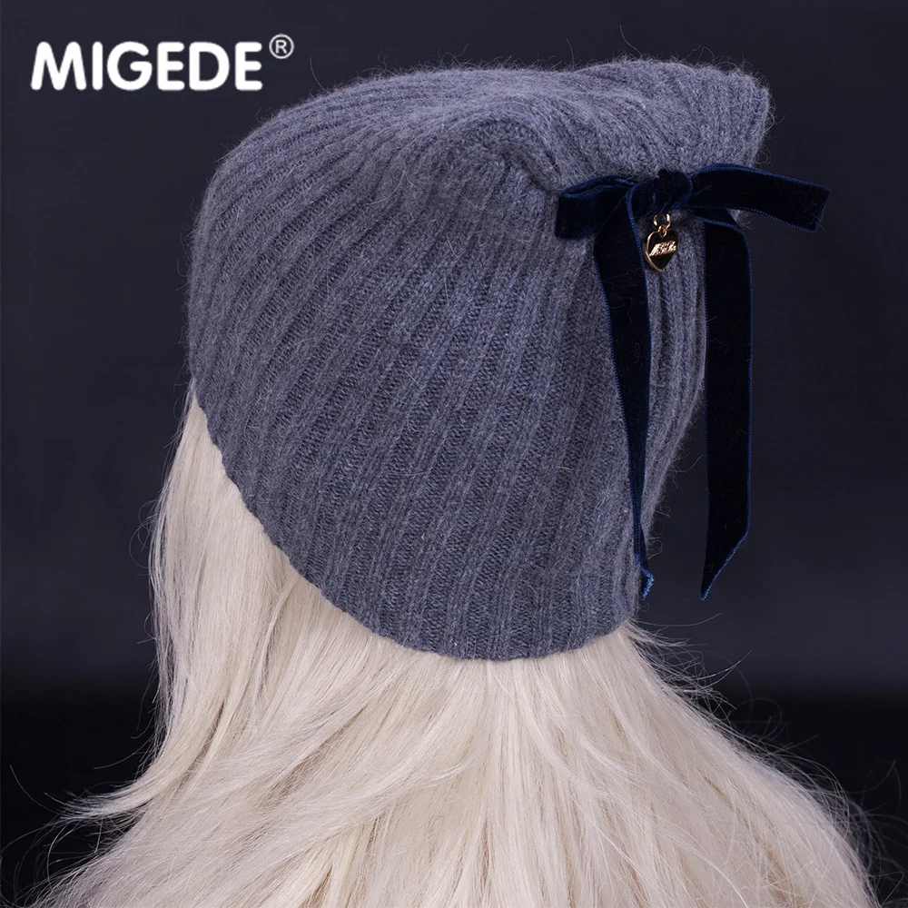 New arrival winter high quality Wool blended caps. Personality bowknot woman cashmere Beanies Knitting hat / gorros
New arrival winter high quality Wool blended caps. Personality bowknot woman cashmere Beanies Knitting hat / gorros