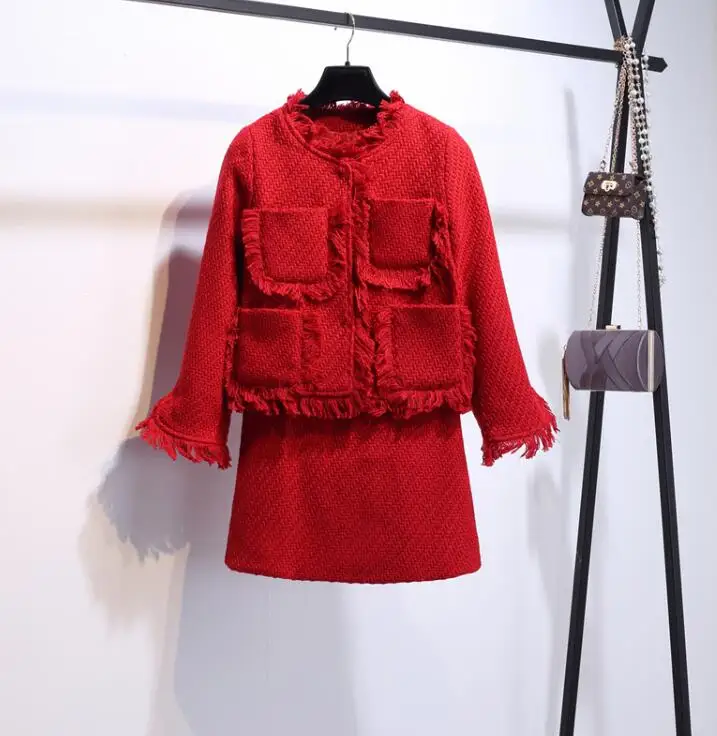 2018 New Fashion Autumn Winter Ladies Elegant Large Pockets Red Tassel Suit Tweed Coat + Short Skirt Two-piece Women Skirt Suits 
2018 New Fashion Autumn Winter Ladies Elegant Large Pockets Red Tassel Suit Tweed Coat + Short Skirt Two-piece Women Skirt Suits