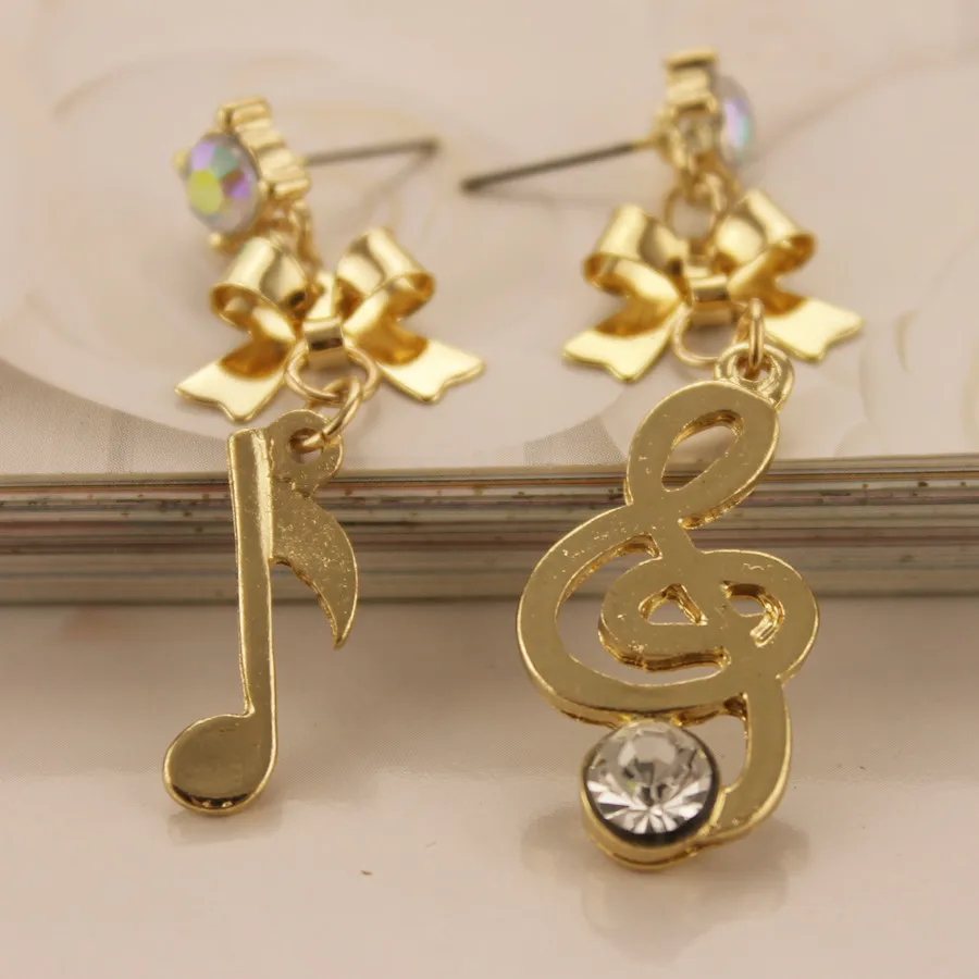 XQ Free shipping 2015 The new combination of yellow notes earrings BJ Banquet earrings
XQ Free shipping 2015 The new combination of yellow notes earrings BJ Banquet earrings