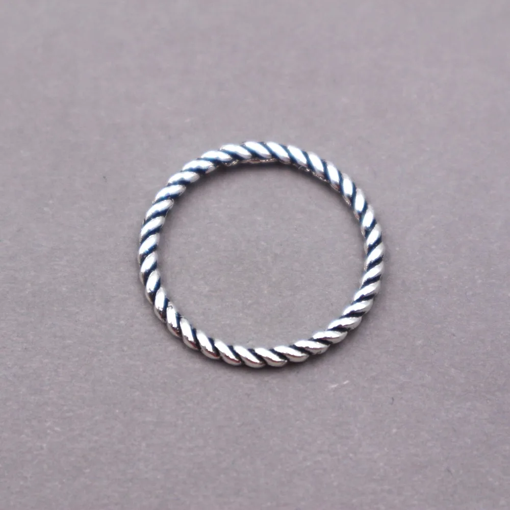 20Pcs/lot Metal Alloy Vintage Ring connector Charms For Jewelry Diy Findings Ring connector pendant 21*21*2mm
20Pcs/lot Metal Alloy Vintage Ring connector Charms For Jewelry Diy Findings Ring connector pendant 21*21*2mm