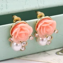 Nuevos pendientes de broche de cristal de joyería pendientes de flor de Rosa de perla simulada para mujer(China)