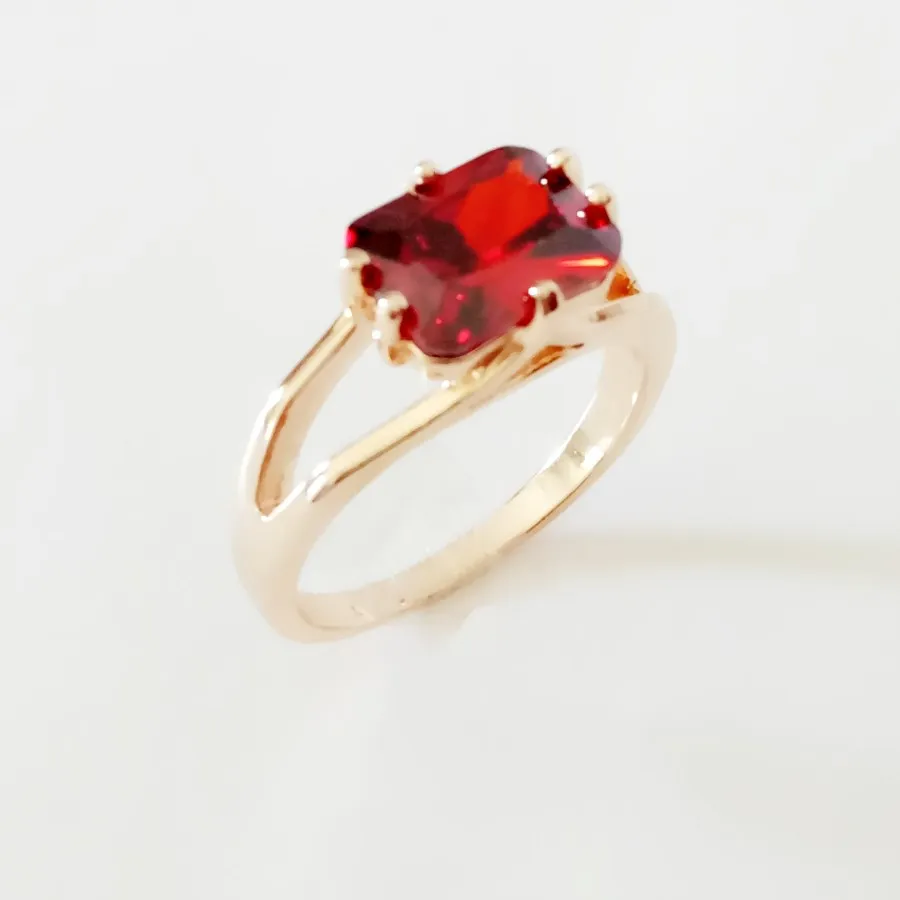 1 Piece Women Jewelry Rings Rose Gold Color Jewellery Square Shape Dark Red Zircon Women Trendy Wedding Rings
1 Piece Women Jewelry Rings Rose Gold Color Jewellery Square Shape Dark Red Zircon Women Trendy Wedding Rings