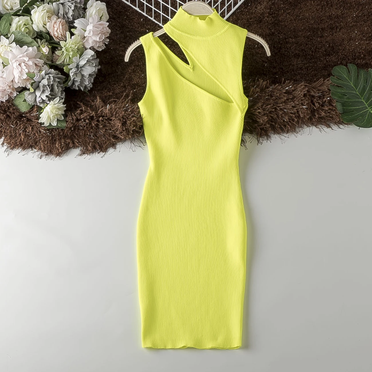 Good Quality Neon Dress 2019 Midi Big Stretch Bodycon Vestidos For Woman Sexy Hollow Out Slim Sleeveless Slim New Solid Dresses
Good Quality Neon Dress 2019 Midi Big Stretch Bodycon Vestidos For Woman Sexy Hollow Out Slim Sleeveless Slim New Solid Dresses