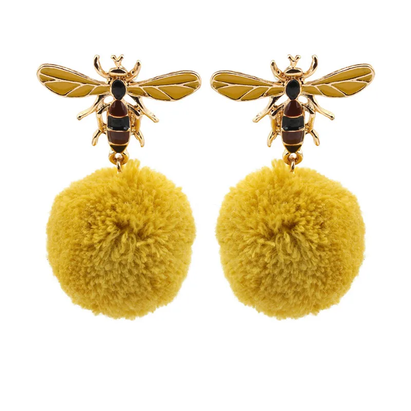 Personality Fashion Earrings Lovely Bee Woolly Ball Pompom Earrings For Girl Romantic and Sweet Pendant Dangle Drop Earrings
Personality Fashion Earrings Lovely Bee Woolly Ball Pompom Earrings For Girl Romantic and Sweet Pendant Dangle Drop Earrings