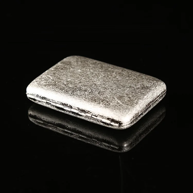 Smoker antique silver metal Cigarette Case for 16pcs cigarettes retro thin cigarette box Smoking Tobacco case for men Gift box
Smoker antique silver metal Cigarette Case for 16pcs cigarettes retro thin cigarette box Smoking Tobacco case for men Gift box