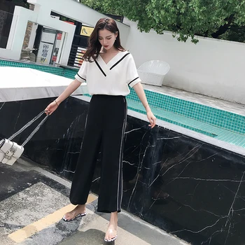 Casual 2 Piece Set Women V-neck Short Sleeves Tops Elastic Waist Ankle-length Pants Brief Women Sets Clothes Fashion
Casual 2 Piece Set Women V-neck Short Sleeves Tops Elastic Waist Ankle-length Pants Brief Women Sets Clothes Fashion