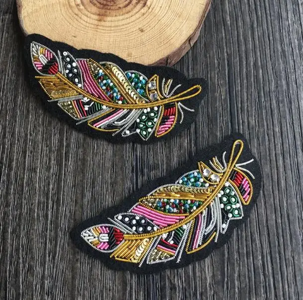 Colorful Feather Indian Silk Emboridered Patch Brooch Beaded Applique Patches Vintage Badge Fabric Patch Clothing Decoration
Colorful Feather Indian Silk Emboridered Patch Brooch Beaded Applique Patches Vintage Badge Fabric Patch Clothing Decoration