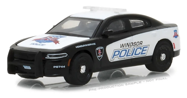 Green Light 1:64 2017 Dodge Charger Pursuit boutique alloy car toys for children kids toys Model gift
Green Light 1:64 2017 Dodge Charger Pursuit boutique alloy car toys for children kids toys Model gift