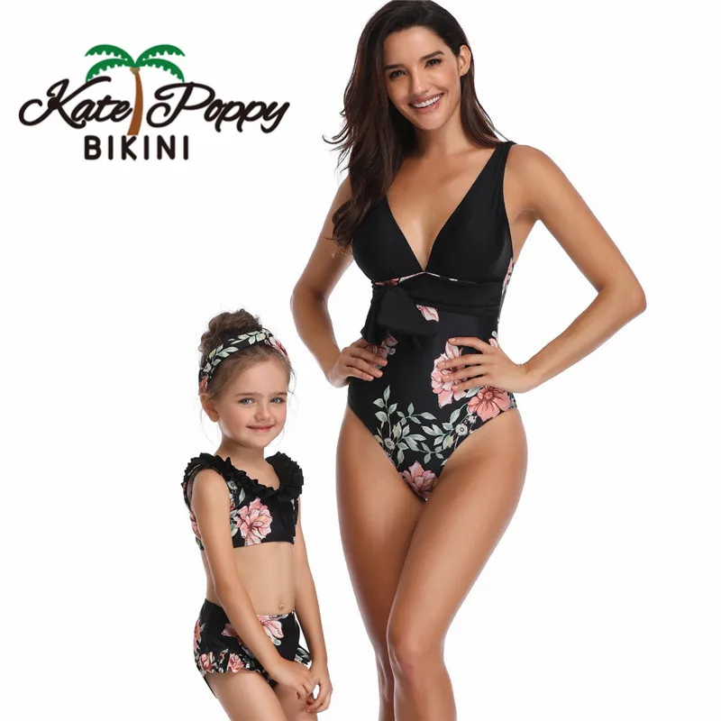 2018 High cut Halter Body suits Two piece Baby Girls Floral Swimwear Adult Backless Monokini set
2018 High cut Halter Body suits Two piece Baby Girls Floral Swimwear Adult Backless Monokini set