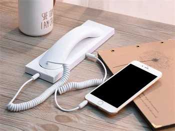 2017 Fashion Retro Phone handset headset 3.5mm PC Comtuper microphone prevention radiation for iphone samsung
2017 Fashion Retro Phone handset headset 3.5mm PC Comtuper microphone prevention radiation for iphone samsung