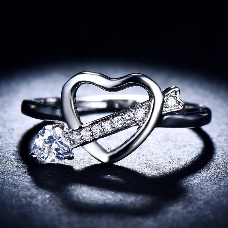 Luxury Female Arrow Heart Engagement Ring Fashion 925 Silver Crystal Zircon Stone Ring Vintage Wedding Rings For Women
Luxury Female Arrow Heart Engagement Ring Fashion 925 Silver Crystal Zircon Stone Ring Vintage Wedding Rings For Women