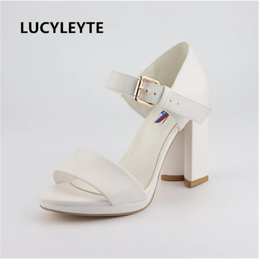 2019 women's sexy Roman sandals microfiber material feet bare straps women's shoes waterproof platform super high heel sandals
2019 women's sexy Roman sandals microfiber material feet bare straps women's shoes waterproof platform super high heel sandals