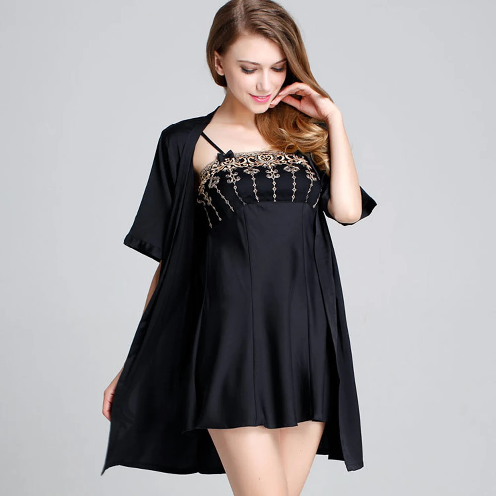 Spring White Lace Pajamas Sexy Seven Sleeve Bathrobe Nightgown Robe Women camisolas sensuais gecelik pijama camison peignoir
Spring White Lace Pajamas Sexy Seven Sleeve Bathrobe Nightgown Robe Women camisolas sensuais gecelik pijama camison peignoir