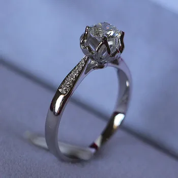 0.5CT Moissanite Solid 18K White Gold Jewelry Ring for Women Torch Design Engagement Female Ring Tested Real
0.5CT Moissanite Solid 18K White Gold Jewelry Ring for Women Torch Design Engagement Female Ring Tested Real