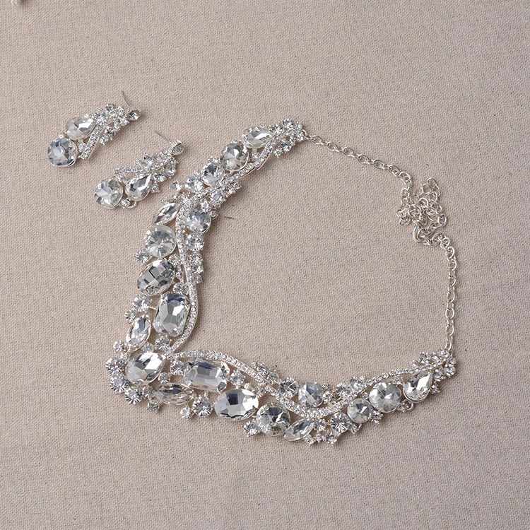 2910536833_701197760