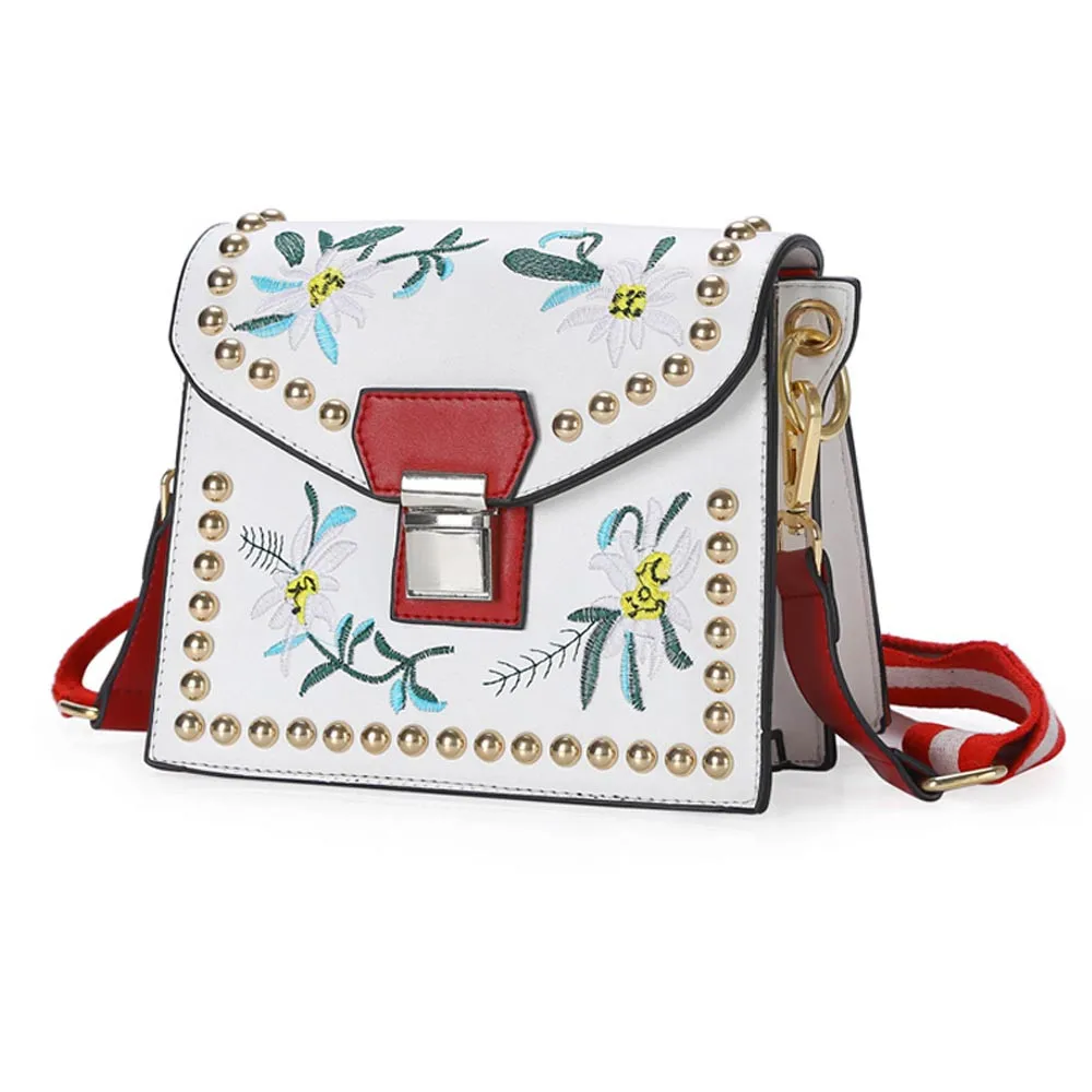Women Embroidery Flower Flap Bags Fashion Flap Rivet PU Leather Crossbody Bag Ladies Mini Crossbody Shoulder Bag Bolso Mujer5H 
Women Embroidery Flower Flap Bags Fashion Flap Rivet PU Leather Crossbody Bag Ladies Mini Crossbody Shoulder Bag Bolso Mujer5H