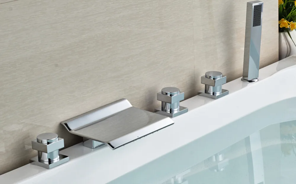 Widespread 5pcs Bathtub Faucet With Hnadheld Shower Deck Mounted Chrome Finished