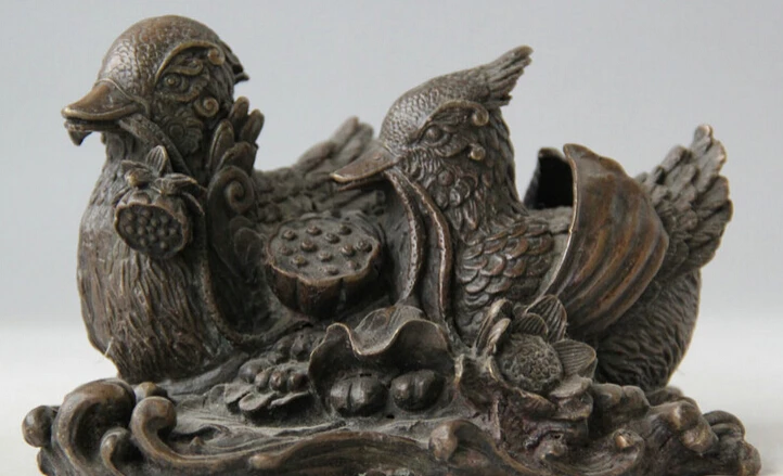 7" Old Chinese Folk Bronze Gmandarin duck aix galericulata Bird Statue Sculpture S0706 B0403
7" Old Chinese Folk Bronze Gmandarin duck aix galericulata Bird Statue Sculpture S0706 B0403
