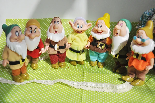 cute snow white and seven dwarfs cartoon five joints figure toy doll children birthday gift
cute snow white and seven dwarfs cartoon five joints figure toy doll children birthday gift
