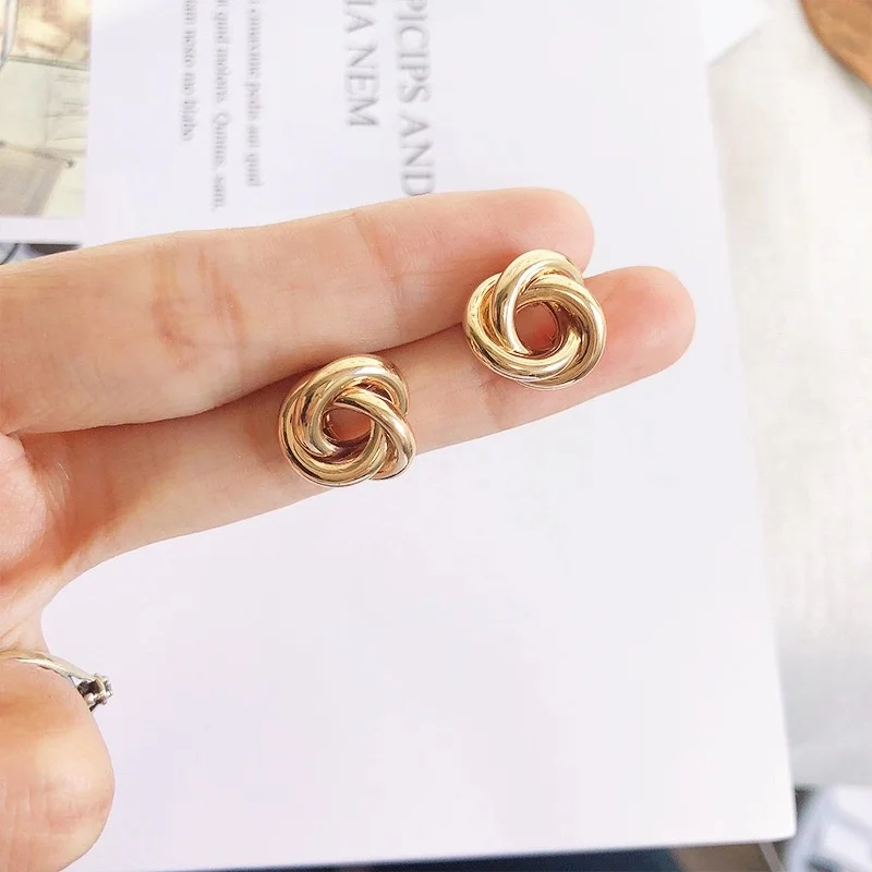 New Fashion Jewelry 2019 Geometric Knot Stud Earrings For Women Girl Gold Silver Color Korean Elegant Flower Earring EB347
New Fashion Jewelry 2019 Geometric Knot Stud Earrings For Women Girl Gold Silver Color Korean Elegant Flower Earring EB347