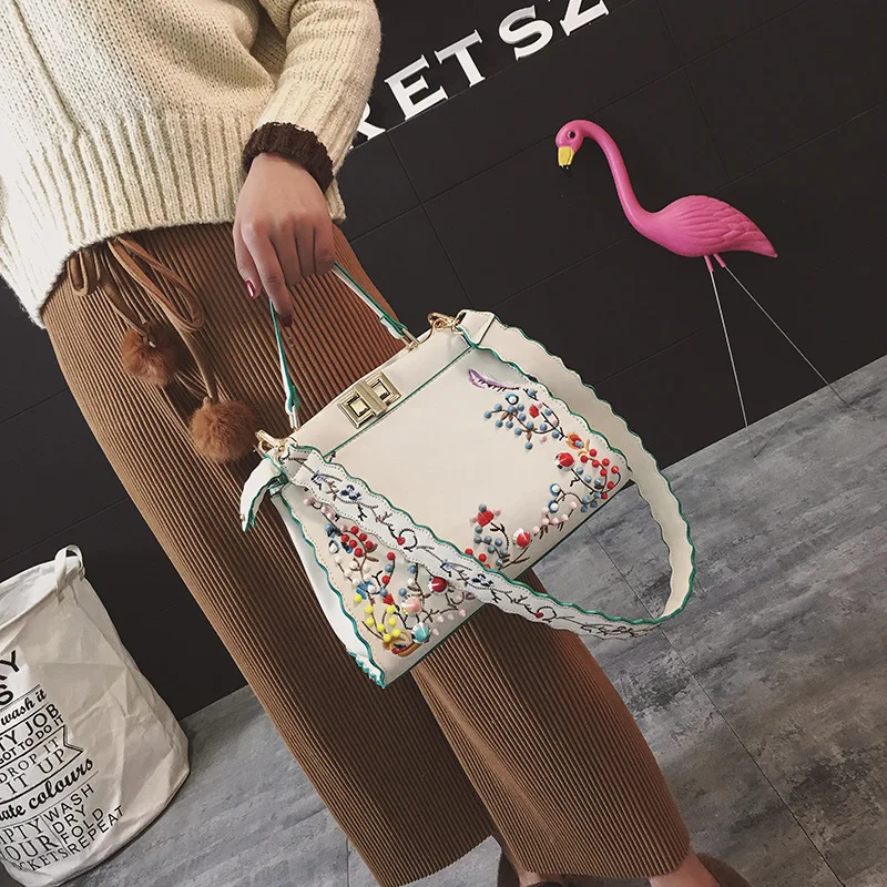 PU Leather Floral Messenger Bags Luxury Famous Bags Women Handbags Designer High Quality Metal Hasp Lock Big Shoulder Bags
PU Leather Floral Messenger Bags Luxury Famous Bags Women Handbags Designer High Quality Metal Hasp Lock Big Shoulder Bags