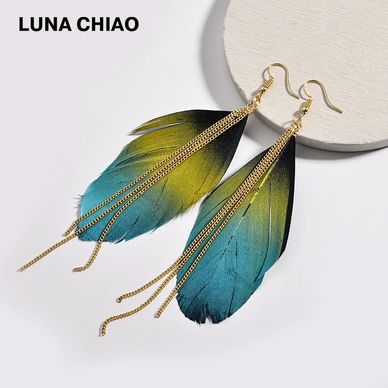 LUNA CHIAO 4colors Shinny Powder Colored Metallic Feather Earring Chain Tassel Drop Earrings for Women
LUNA CHIAO 4colors Shinny Powder Colored Metallic Feather Earring Chain Tassel Drop Earrings for Women
