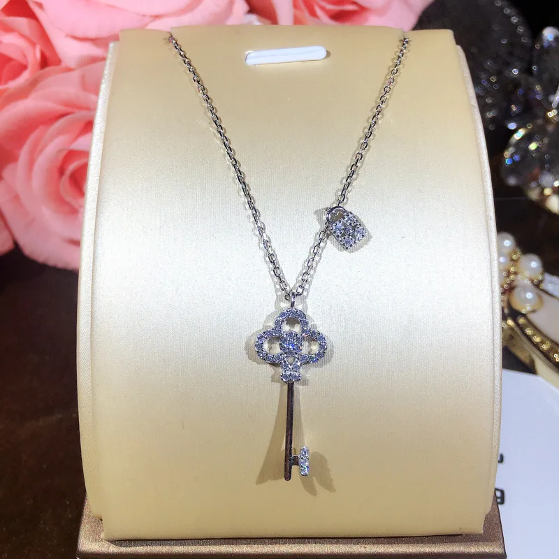Hot Selling All Matching Classic key Shape 925 Sterling Silver Pendant Quality Zircon Decorative Necklace For Women
Hot Selling All Matching Classic key Shape 925 Sterling Silver Pendant Quality Zircon Decorative Necklace For Women