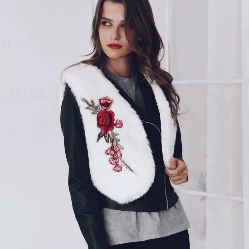 Winter new women's printing embroidery short woolen coat vest clothing round neck sleeveless vest furry female coat vest
Winter new women's printing embroidery short woolen coat vest clothing round neck sleeveless vest furry female coat vest
