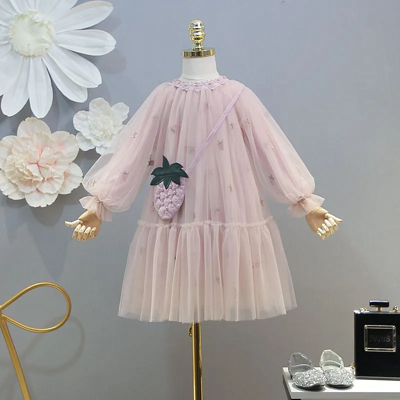 2019 spring new children's clothing girls lovely sweet fruit embroidered gauze princess dress with small bag
2019 spring new children's clothing girls lovely sweet fruit embroidered gauze princess dress with small bag