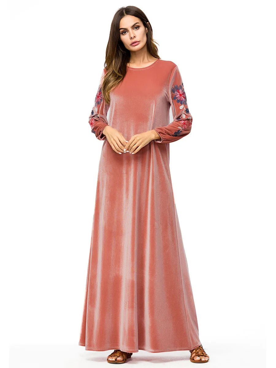 Muslim women long sleeves velvet embroidery Dubai Dress maxi abaya jalabiya islamic women clothing robe kaftan Moroccan 7251
Muslim women long sleeves velvet embroidery Dubai Dress maxi abaya jalabiya islamic women clothing robe kaftan Moroccan 7251