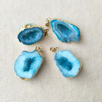 5PCS Gold color Freeform Cave Blue crystal Druzy Pendant,Natural Crystal Bead Rough Geode Jewelry Necklace bracelet Making P368
5PCS Gold color Freeform Cave Blue crystal Druzy Pendant,Natural Crystal Bead Rough Geode Jewelry Necklace bracelet Making P368