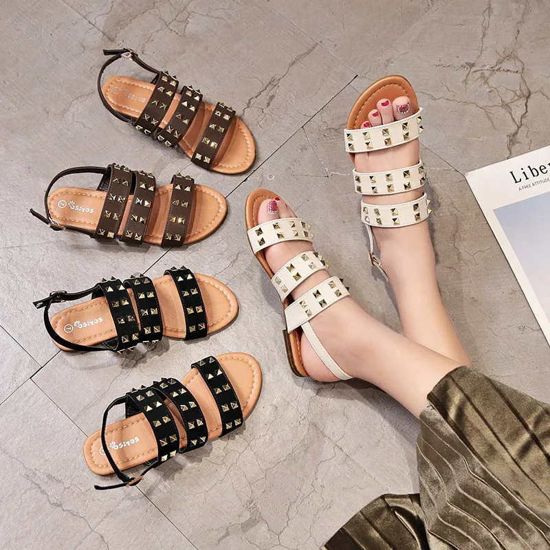 Summer Multiple Buckle Rivets Rivets Peep Toe Ankle Wrap Women Sandals Open Toe Metal Back Strap Flat Heels Sandalias Mujer 2019
Summer Multiple Buckle Rivets Rivets Peep Toe Ankle Wrap Women Sandals Open Toe Metal Back Strap Flat Heels Sandalias Mujer 2019