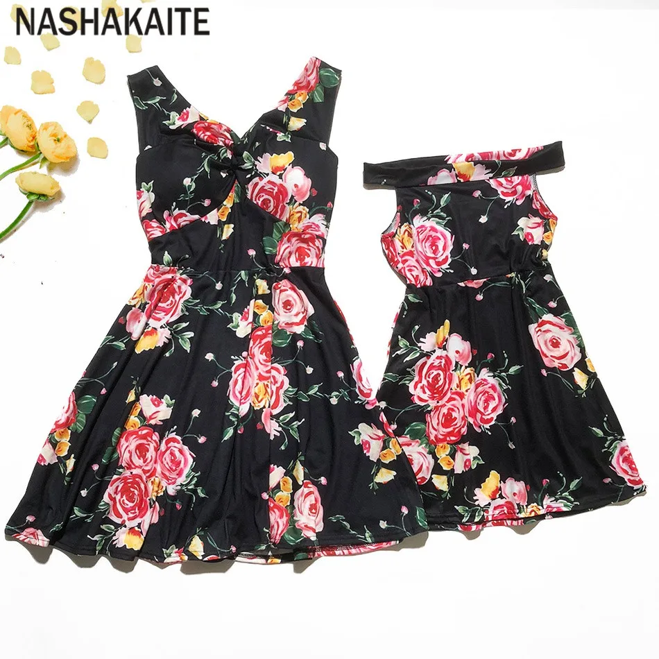 NASHAKAITE Mom and Daughter Dress Print Strapless V-neck Mini Dress Matching family outfits Casual Mother Daughter Dresses
NASHAKAITE Mom and Daughter Dress Print Strapless V-neck Mini Dress Matching family outfits Casual Mother Daughter Dresses