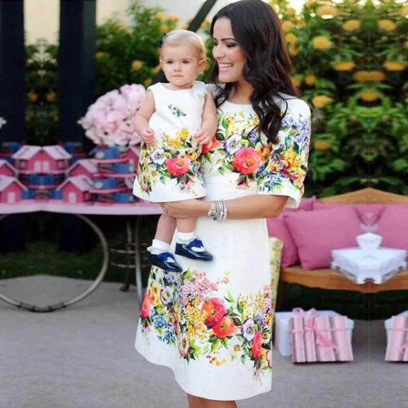 Flower Print Mother Daughter Dresses Family Matching Clothes Mom Mother & Kids Family Look Half Sleeve A-Line Knee-length Dresse
Flower Print Mother Daughter Dresses Family Matching Clothes Mom Mother & Kids Family Look Half Sleeve A-Line Knee-length Dresse