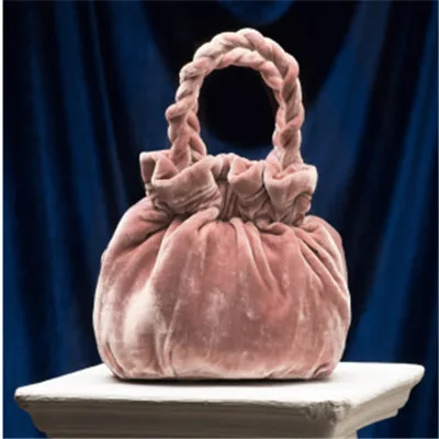 New Single-shoulder Handmade Women Fashion Silky Velvet Party Evening Wrist Bucket Bag Handbag Messenger Leisure Fold Simple
New Single-shoulder Handmade Women Fashion Silky Velvet Party Evening Wrist Bucket Bag Handbag Messenger Leisure Fold Simple