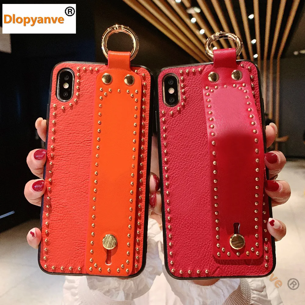Fashion Portable Leather Phone Case for IPhone 11 11Pro X XR Max 6 6S 7 8 Plus Case Wrist Band Protective Cover for Girls Gift
Fashion Portable Leather Phone Case for IPhone 11 11Pro X XR Max 6 6S 7 8 Plus Case Wrist Band Protective Cover for Girls Gift