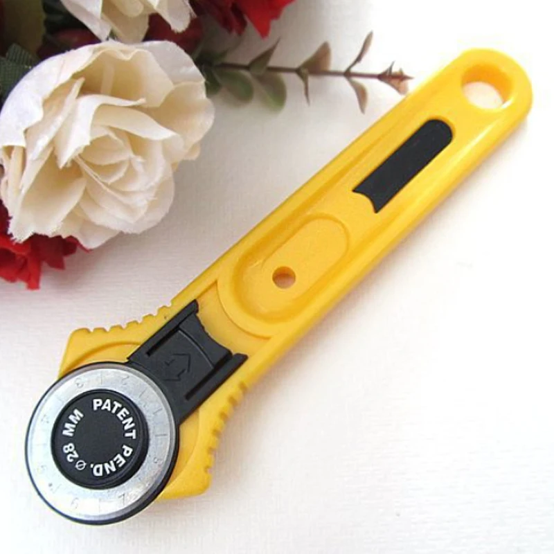 28mm Circular Cut Yellow Rotary Cutter Blade Patchwork Fabric Leather Craft Sewing Tools 
28mm Circular Cut Yellow Rotary Cutter Blade Patchwork Fabric Leather Craft Sewing Tools