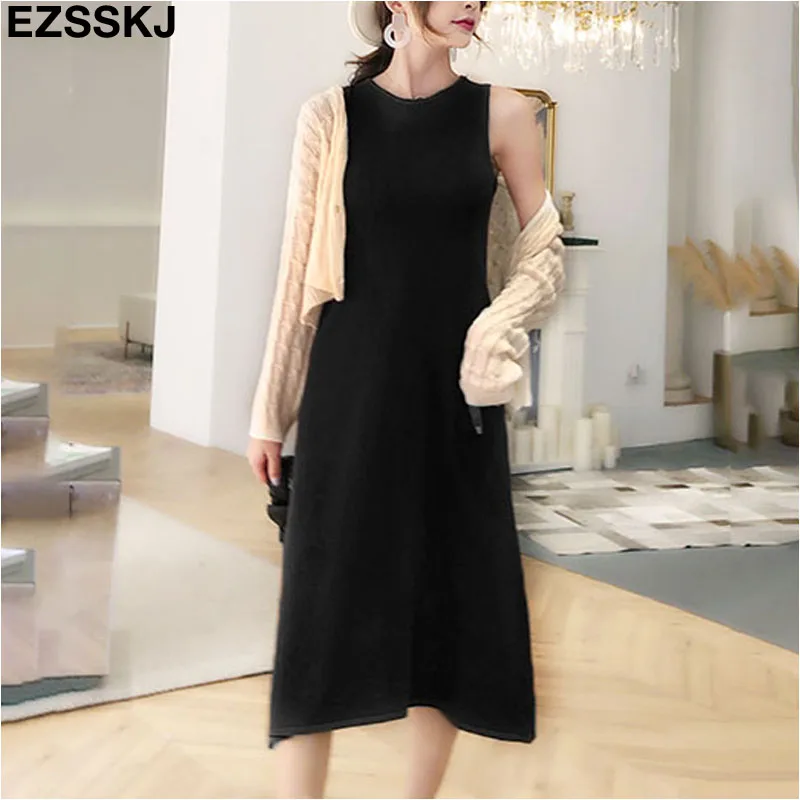2019 Sexy summer A-Line sleeveless long knit dress Women vintage slim elegant Dress bule black maxi dress female OL O-neck dress
2019 Sexy summer A-Line sleeveless long knit dress Women vintage slim elegant Dress bule black maxi dress female OL O-neck dress