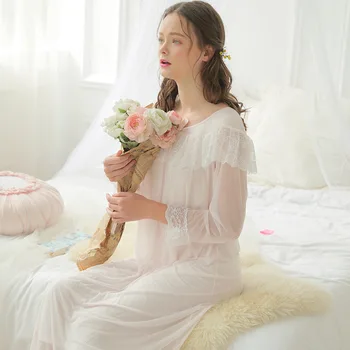 RenYvtil New Summer Princess Long Sleeve Home Lace Gauze Nightgown Soft Big Size Royal Victorian Sleepwear Arab Lady Night Dress
RenYvtil New Summer Princess Long Sleeve Home Lace Gauze Nightgown Soft Big Size Royal Victorian Sleepwear Arab Lady Night Dress
